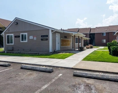 2212 Cove Ave - Photo Thumbnail 3