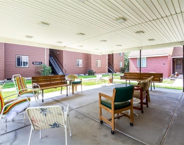 2212 Cove Ave - Photo Thumbnail 8