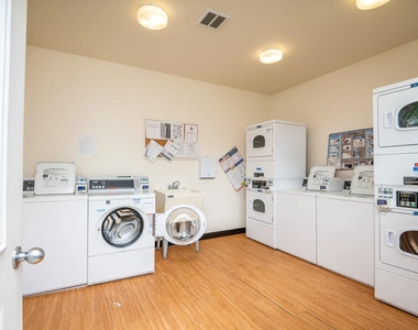 600 California Ave - Photo Thumbnail 5