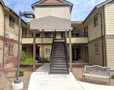 556 G Street - Photo Thumbnail 5