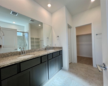 21835 Redwood Bluff Trail - Photo Thumbnail 9