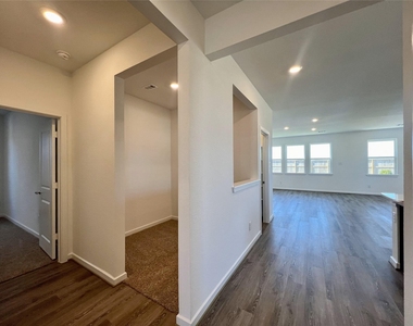 21835 Redwood Bluff Trail - Photo Thumbnail 13