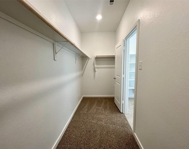 21835 Redwood Bluff Trail - Photo Thumbnail 11
