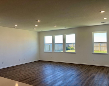 21835 Redwood Bluff Trail - Photo Thumbnail 6