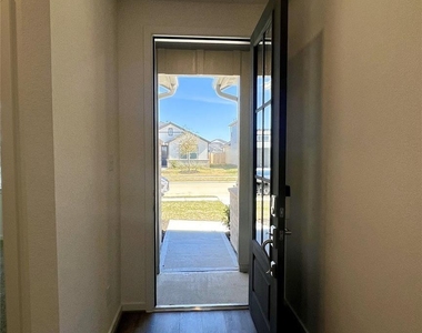 21835 Redwood Bluff Trail - Photo Thumbnail 3