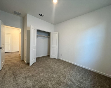 21835 Redwood Bluff Trail - Photo Thumbnail 15