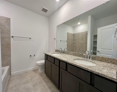21835 Redwood Bluff Trail - Photo Thumbnail 17