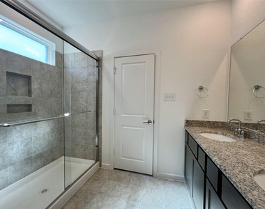 21835 Redwood Bluff Trail - Photo Thumbnail 10