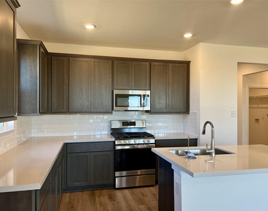 21835 Redwood Bluff Trail - Photo Thumbnail 5