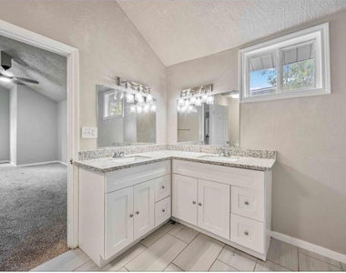 17843 S Cypress Villas Drive - Photo Thumbnail 16
