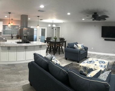 360 Desoto Parkway - Photo Thumbnail 3