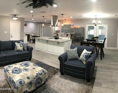 360 Desoto Parkway - Photo Thumbnail 4
