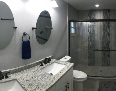 360 Desoto Parkway - Photo Thumbnail 5