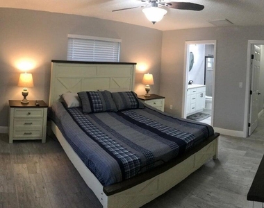 360 Desoto Parkway - Photo Thumbnail 10