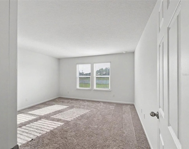 55 Signet Circle - Photo Thumbnail 4