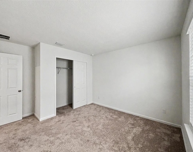 55 Signet Circle - Photo Thumbnail 29