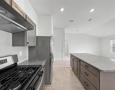 55 Signet Circle - Photo Thumbnail 22