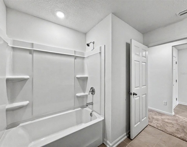 55 Signet Circle - Photo Thumbnail 36