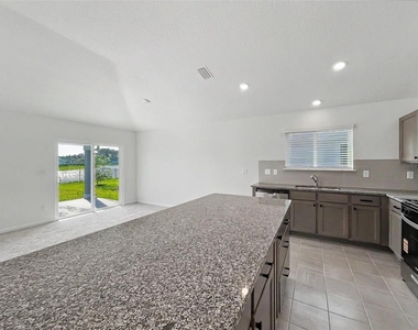 55 Signet Circle - Photo Thumbnail 7