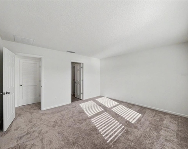 55 Signet Circle - Photo Thumbnail 4