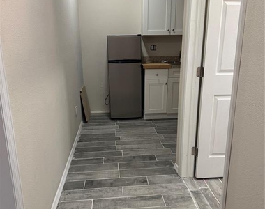 3719 Meadowbreeze Drive - Photo Thumbnail 8