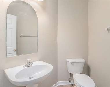 8602 Sandy Plains Drive - Photo Thumbnail 11