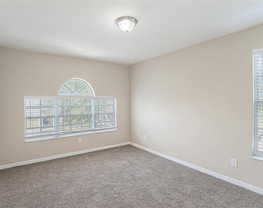 8602 Sandy Plains Drive - Photo Thumbnail 16