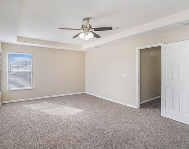 8602 Sandy Plains Drive - Photo Thumbnail 13