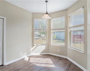 8602 Sandy Plains Drive - Photo Thumbnail 7