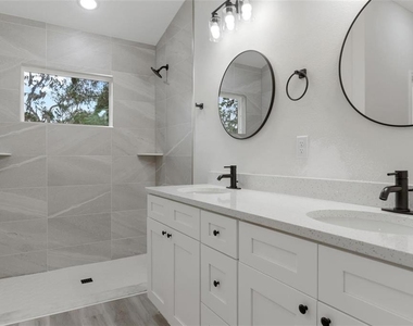 4865 E Princeton Lane - Photo Thumbnail 12