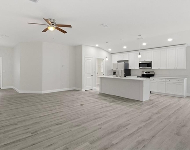 4865 E Princeton Lane - Photo Thumbnail 8