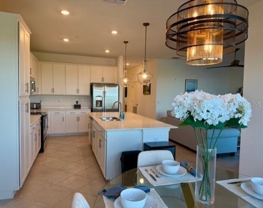12140 Wellen Golf Street - Photo Thumbnail 14