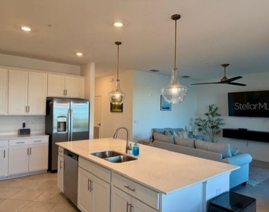 12140 Wellen Golf Street - Photo Thumbnail 10