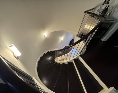 239 Cosmopolitan Court - Photo Thumbnail 4