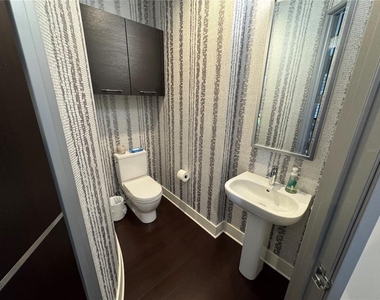 239 Cosmopolitan Court - Photo Thumbnail 14