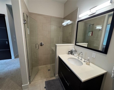 239 Cosmopolitan Court - Photo Thumbnail 18