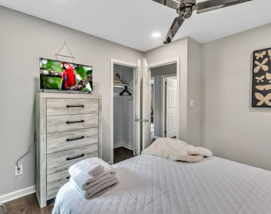 597 S Gordon Road Sw - Photo Thumbnail 17
