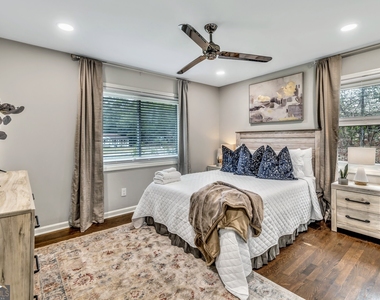 597 S Gordon Road Sw - Photo Thumbnail 13