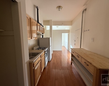 East 9th Street - Photo Thumbnail 1