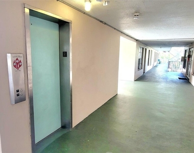 2901 Nw 47th Terrace - Photo Thumbnail 22