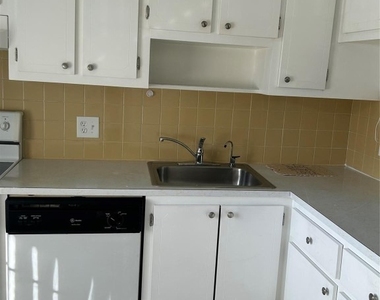7807 Golf Circle Drive - Photo Thumbnail 8