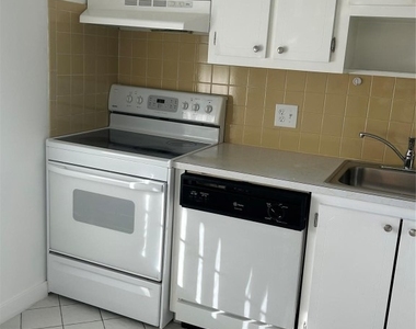 7807 Golf Circle Drive - Photo Thumbnail 7
