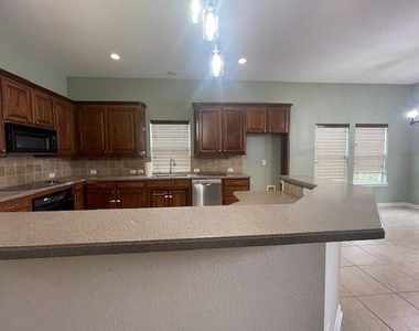 8525 Hudson Street - Photo Thumbnail 5