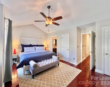 833 W 4th Street - Photo Thumbnail 12