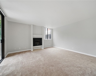 7826 Topanga Canyon Boulevard - Photo Thumbnail 33