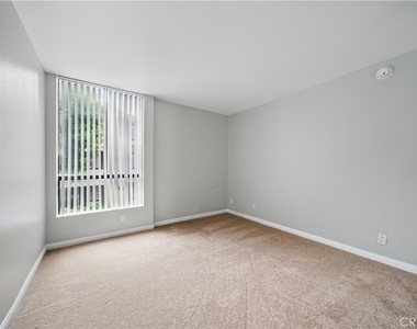 7826 Topanga Canyon Boulevard - Photo Thumbnail 21