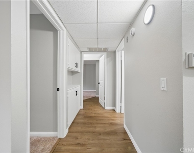 7826 Topanga Canyon Boulevard - Photo Thumbnail 20