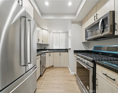 7826 Topanga Canyon Boulevard - Photo Thumbnail 28