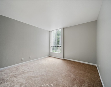 7826 Topanga Canyon Boulevard - Photo Thumbnail 18