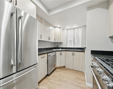 7826 Topanga Canyon Boulevard - Photo Thumbnail 29